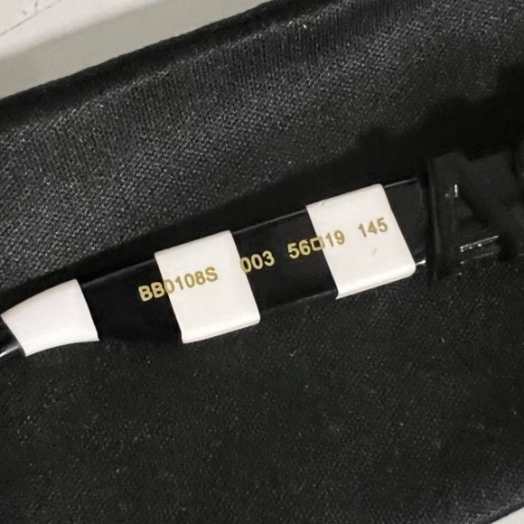 Beautiful Balenciaga Sunglasses - Picture 6 of 8